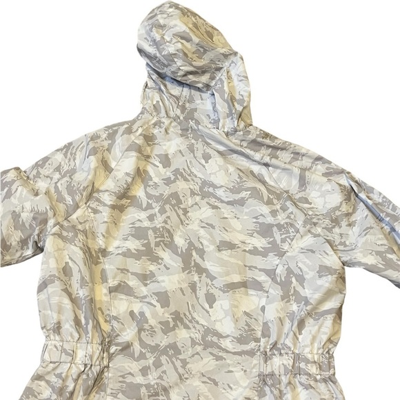 new balance women’s rain jacket/windbreaker new without tags - Picture 5 of 8
